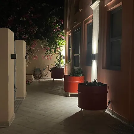 St.mammas Traditional بيت للعطل